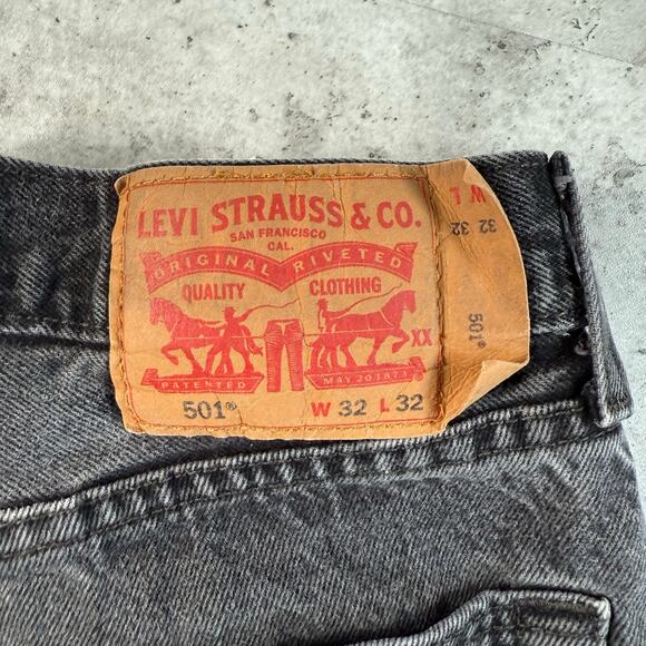 Levis 501 Jeans Mens 32x32 Black denim faded washed out jeans button fly - Picture 5 of 9